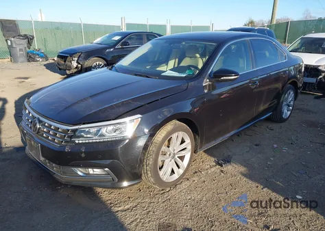 2018 Volkswagen Passat 2.0T Se z USA, uszkodzony, nr VIN 1VWBA7A36JC041589